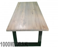 Eiken (eet)tafel met stalen onderstel