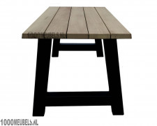 Iroko hardhouten tuintafel (220x88cm) geschikt voor 6 personen